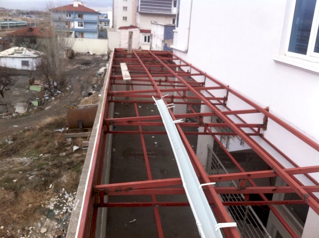 K�pe�te �st� Sac Kaplama